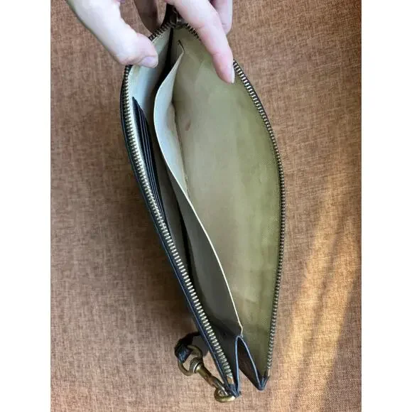 Auth. Gucci GG Marmont Black Leather Pouch Clutch - Picture 14 of 16